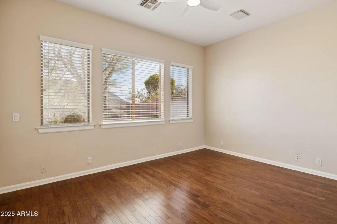 Real Estate Picture 24