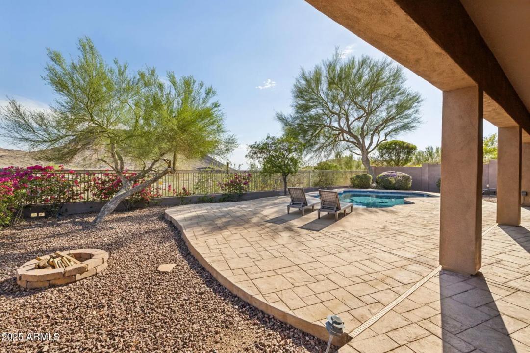 Real Estate Picture 30