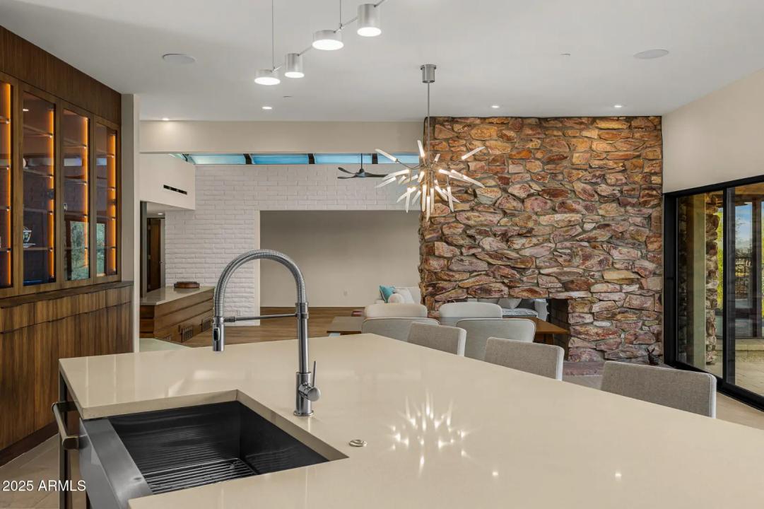 Real Estate Picture 9