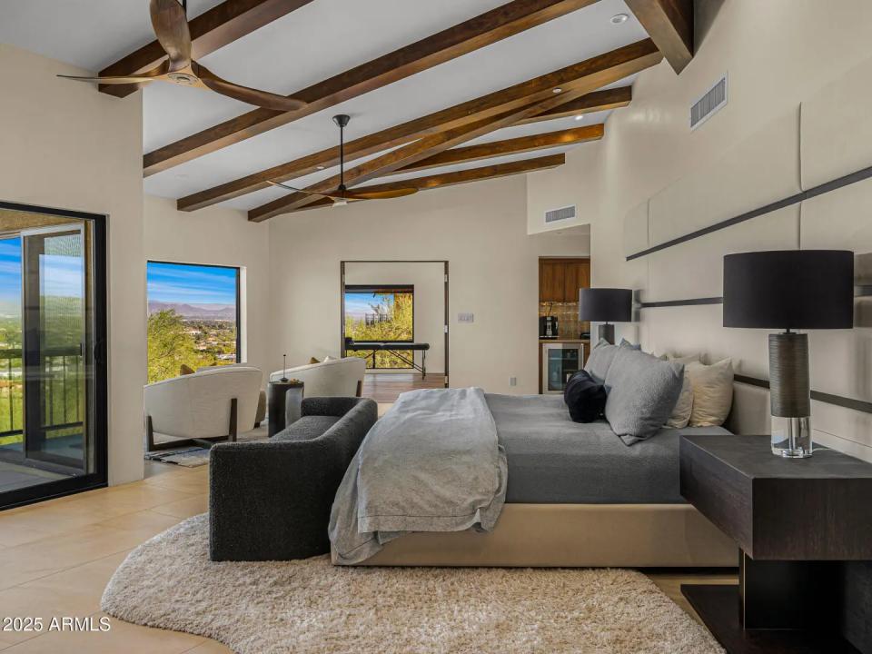 Real Estate Picture 11