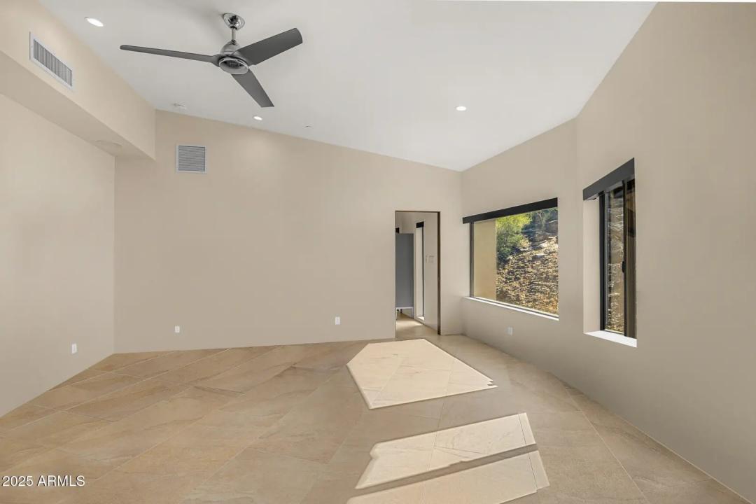 Real Estate Picture 22