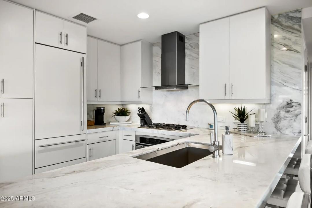 Real Estate Picture 13