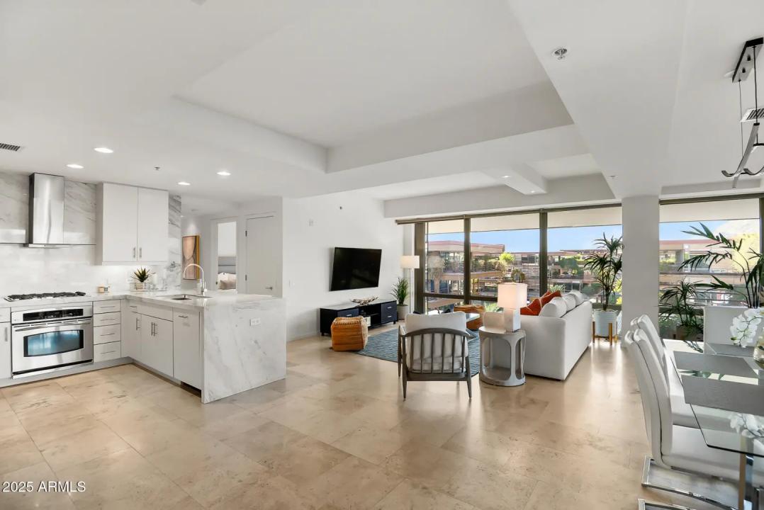 Real Estate Picture 10