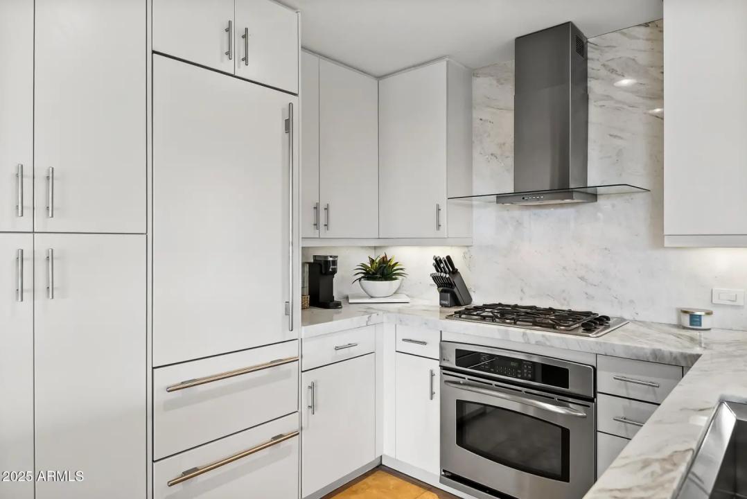 Real Estate Picture 14