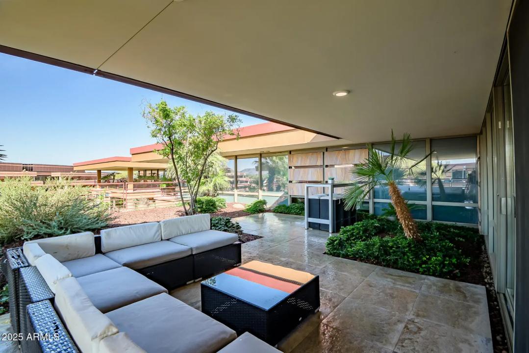 Real Estate Picture 7