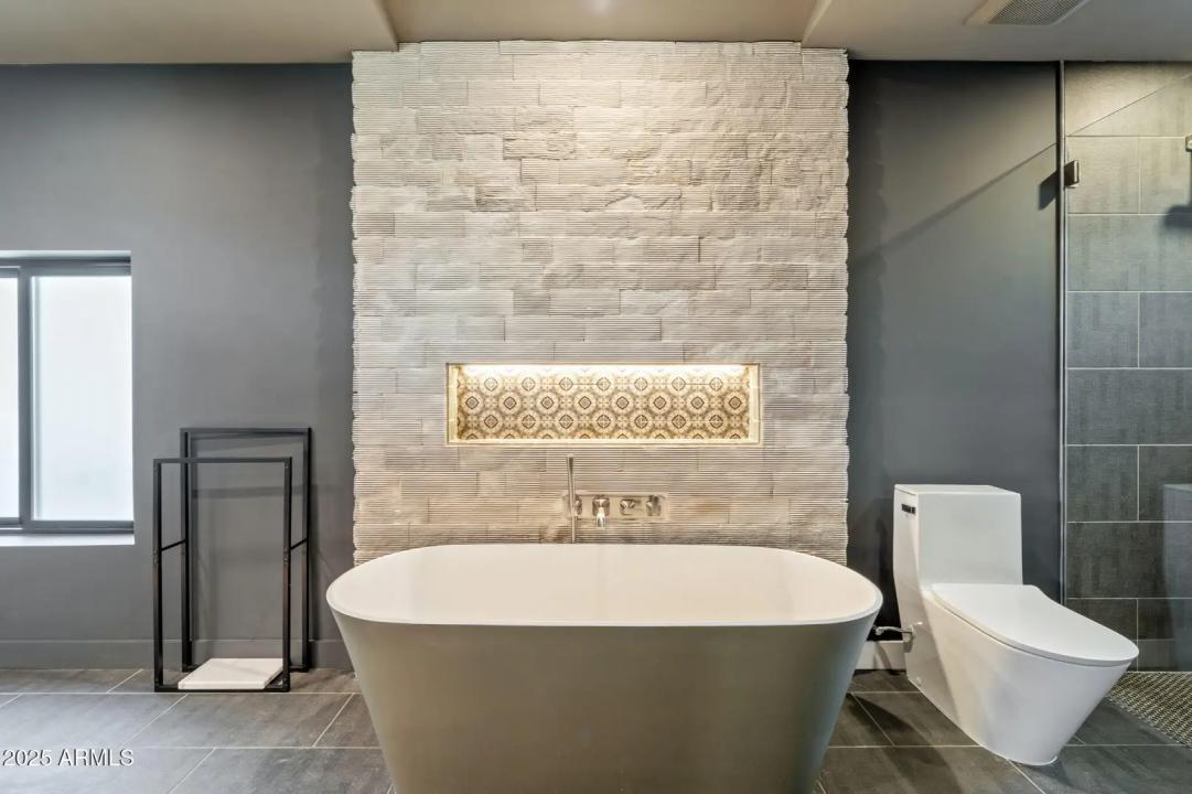 Real Estate Picture 17