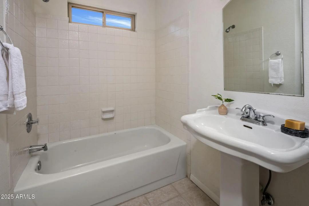 Real Estate Picture 14