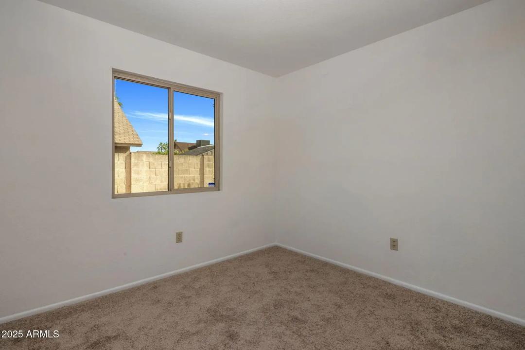 Real Estate Picture 13