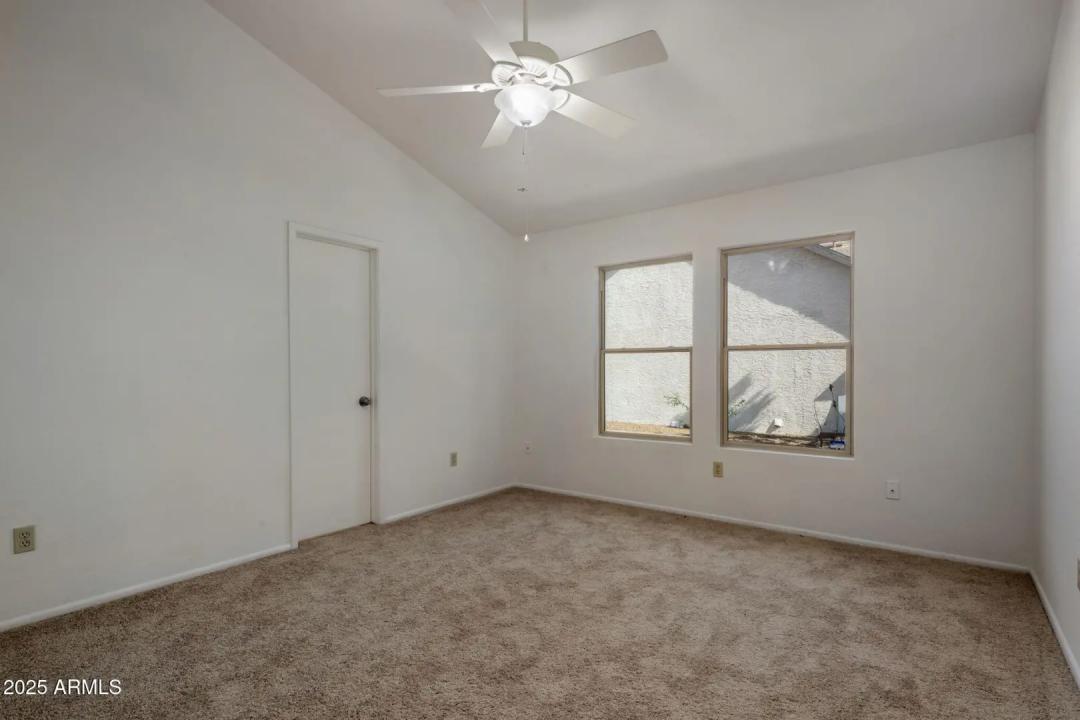 Real Estate Picture 11