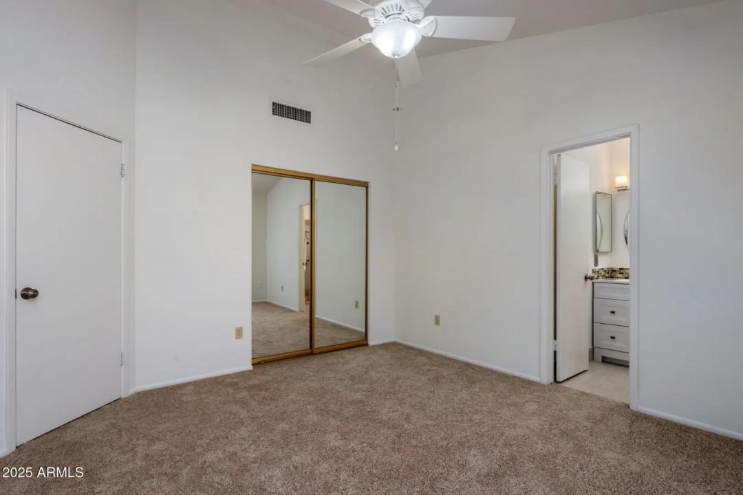 Real Estate Picture 12