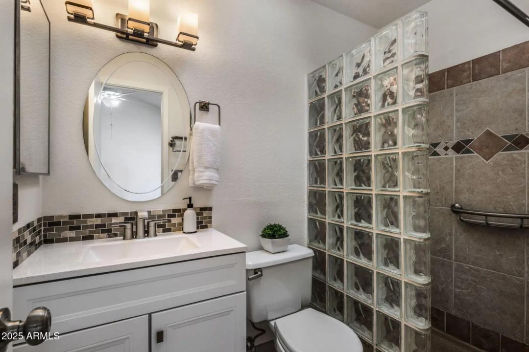 Real Estate Picture 10