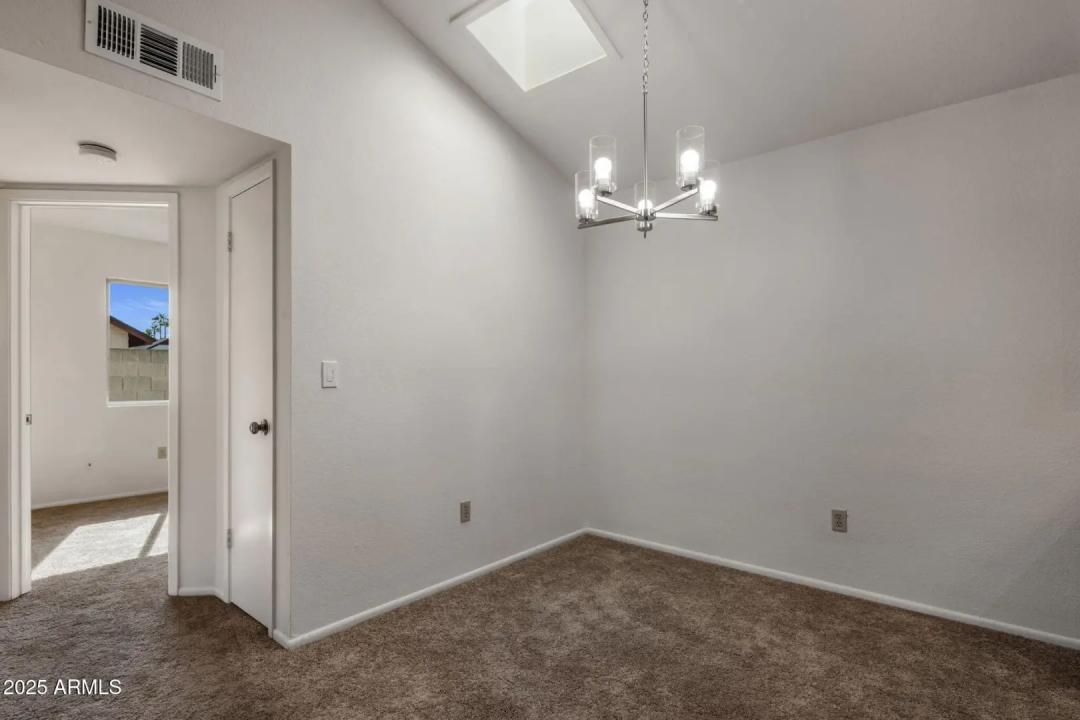 Real Estate Picture 9