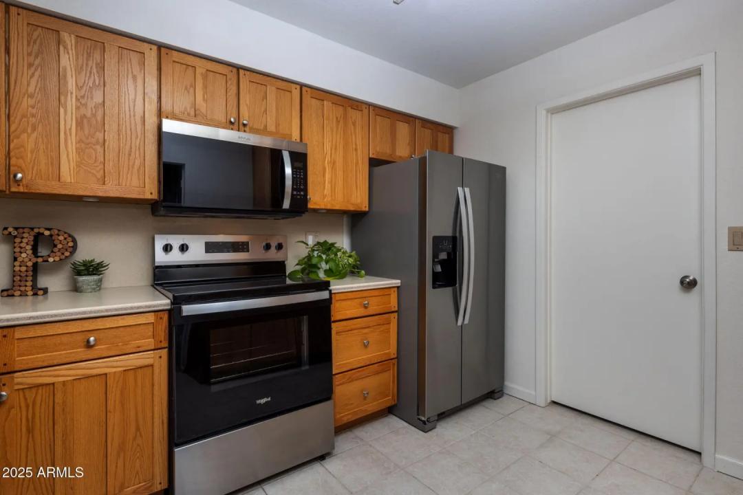 Real Estate Picture 8