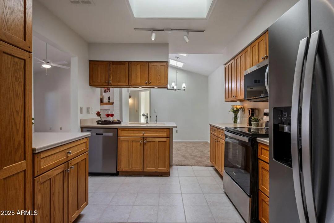 Real Estate Picture 4