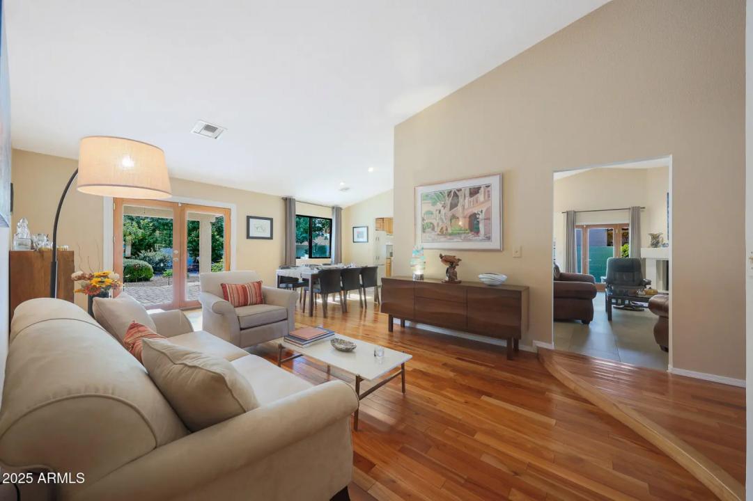 Real Estate Picture 10