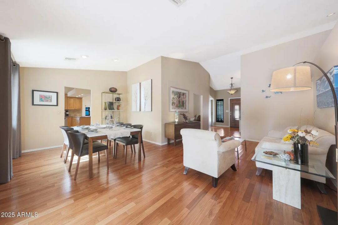 Real Estate Picture 12