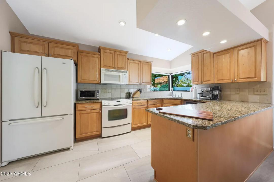 Real Estate Picture 15