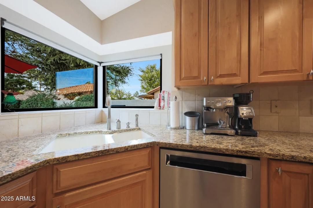 Real Estate Picture 17