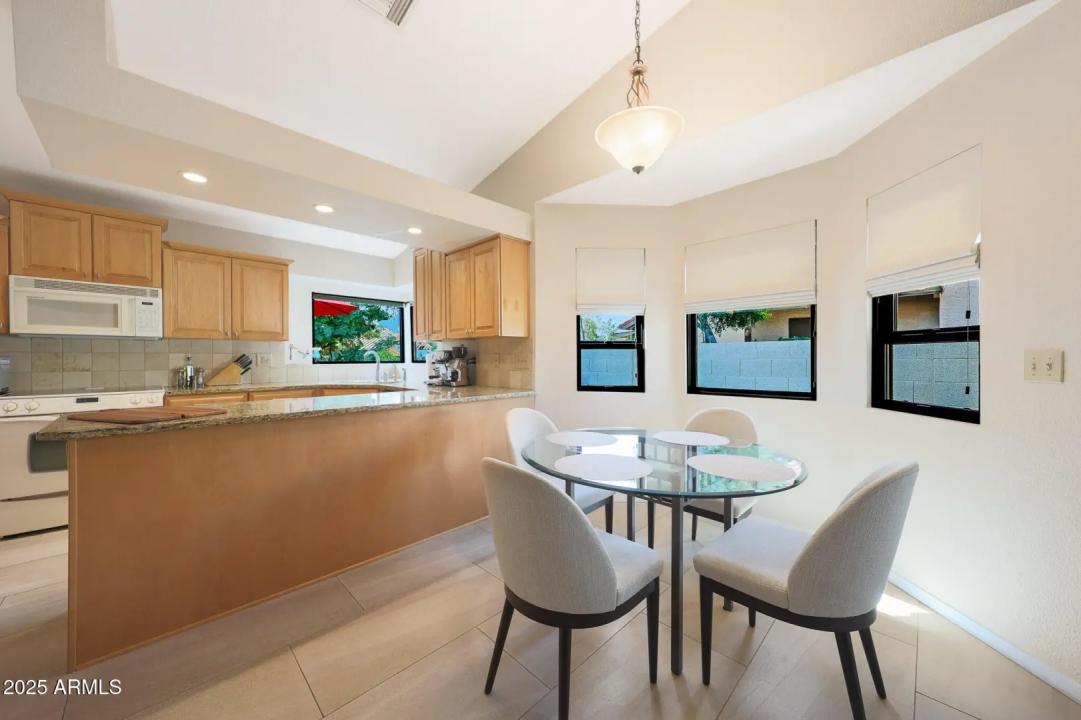 Real Estate Picture 18