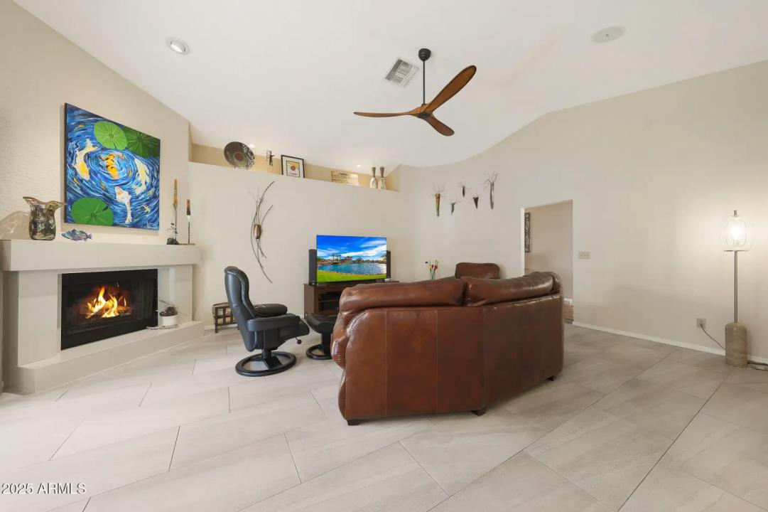 Real Estate Picture 20