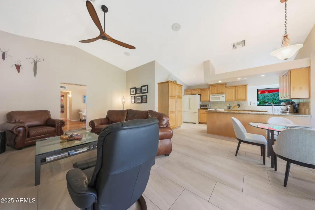 Real Estate Picture 24