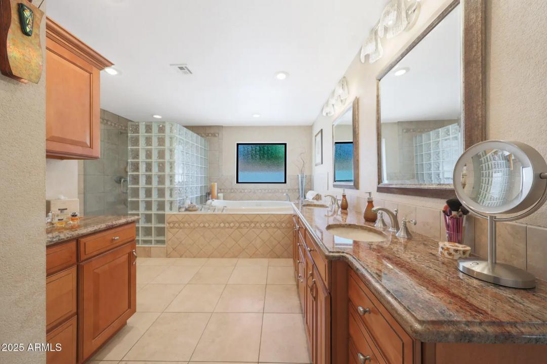 Real Estate Picture 27