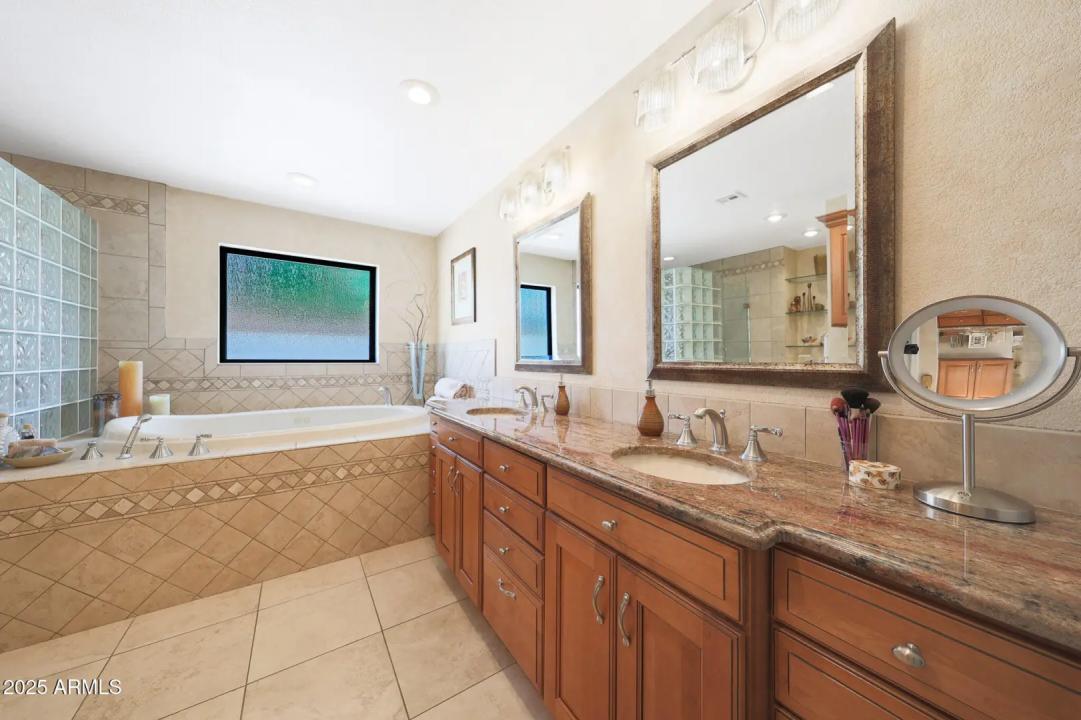 Real Estate Picture 28