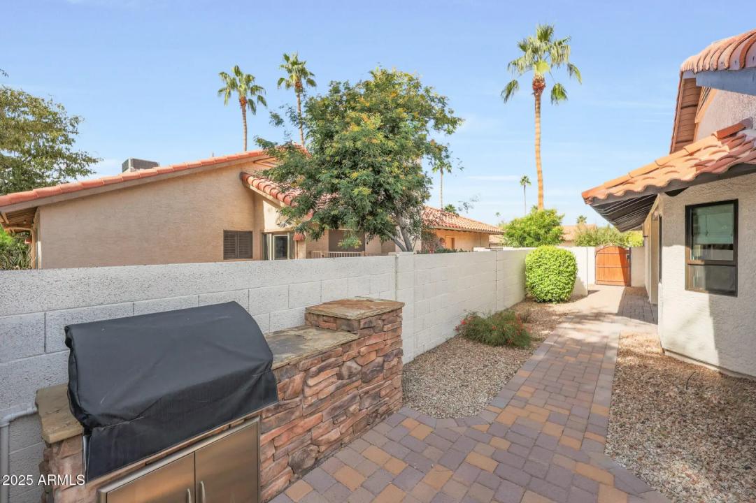 Real Estate Picture 23