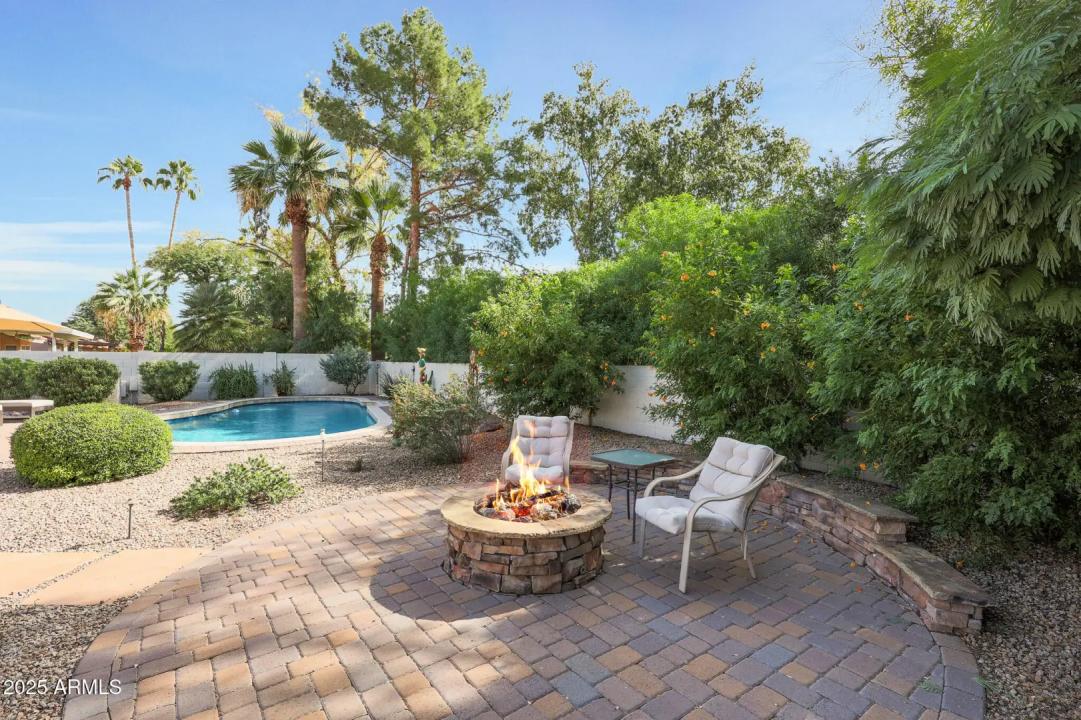 Real Estate Picture 4