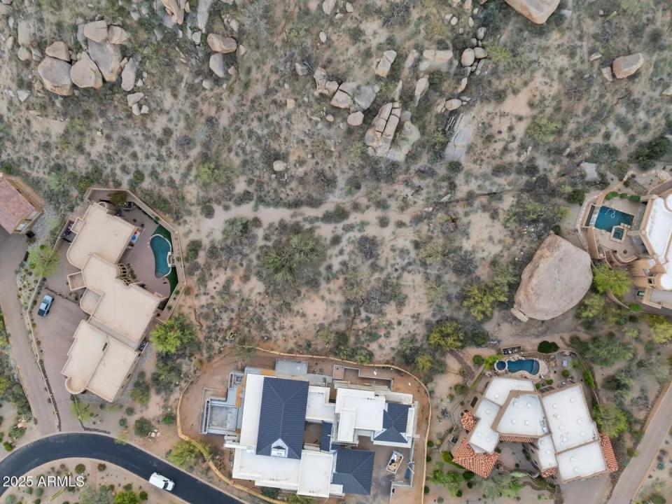 Real Estate Picture 11