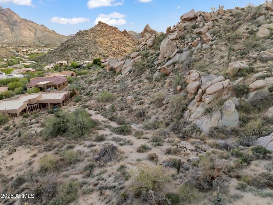 Real Estate Picture 9