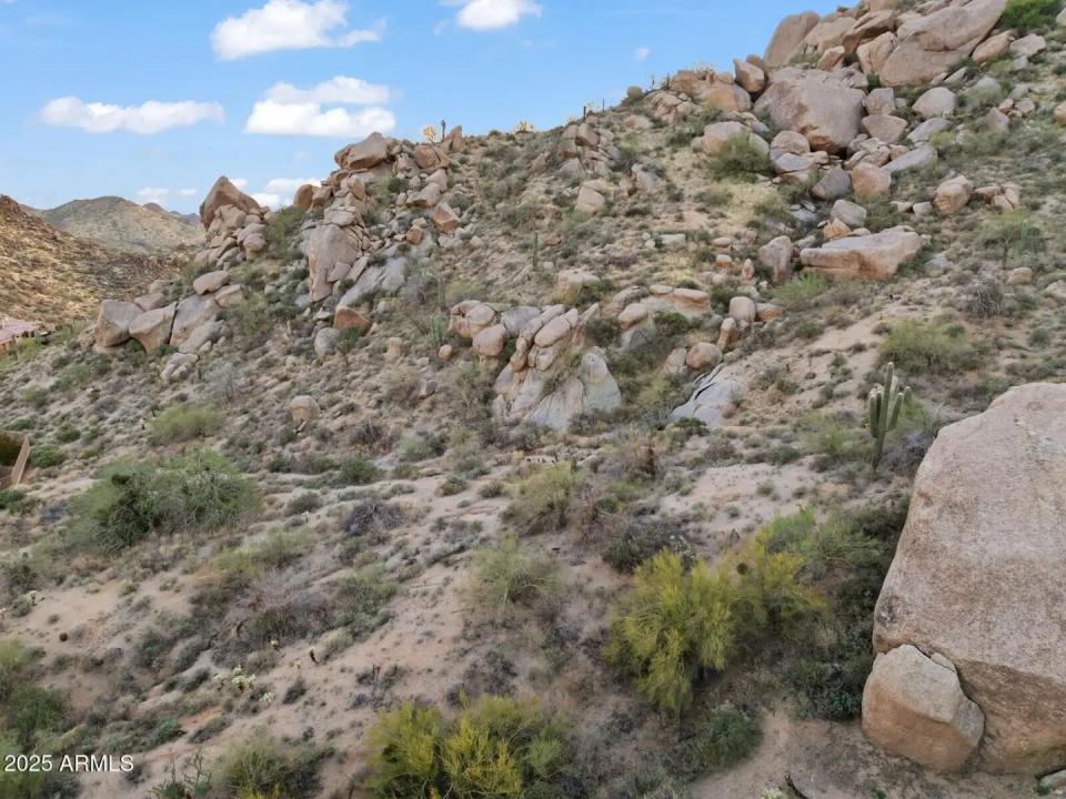 Real Estate Picture 16