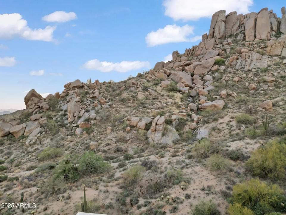 Real Estate Picture 17