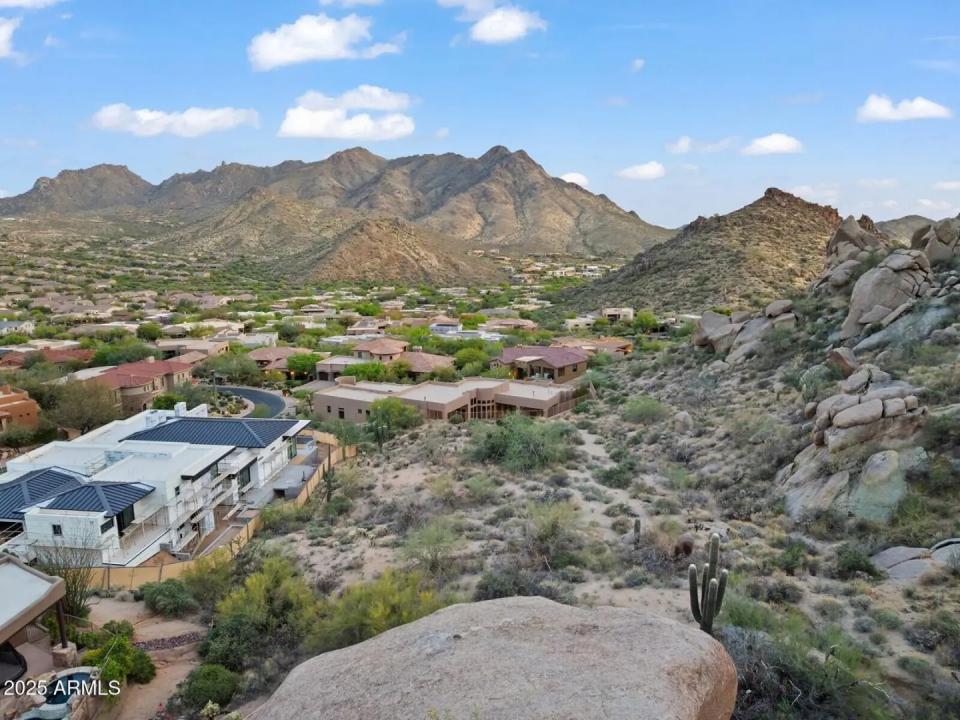 Real Estate Picture 19