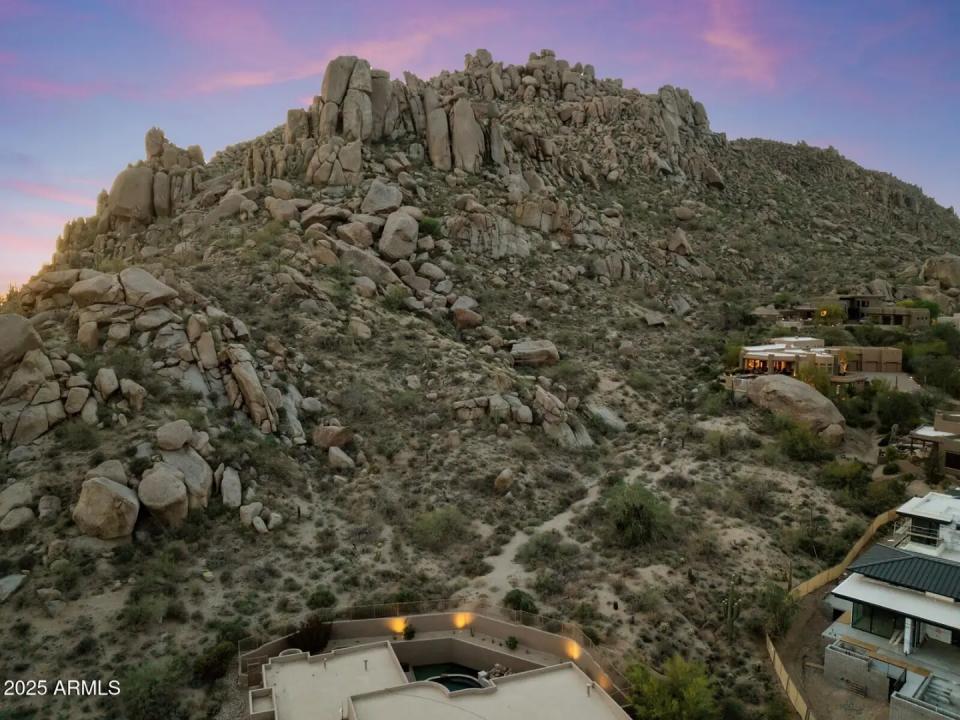 Real Estate Picture 7