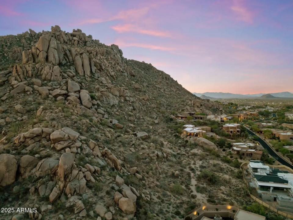 Real Estate Picture 5