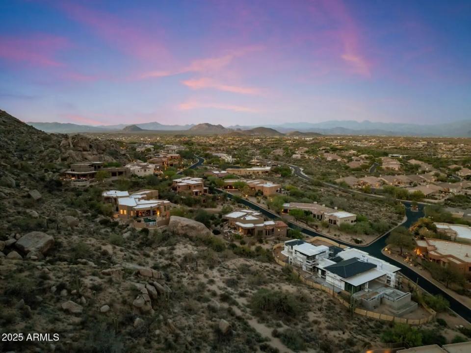 Real Estate Picture 23