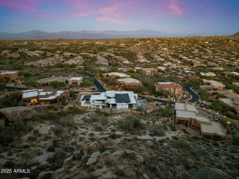 Real Estate Picture 24