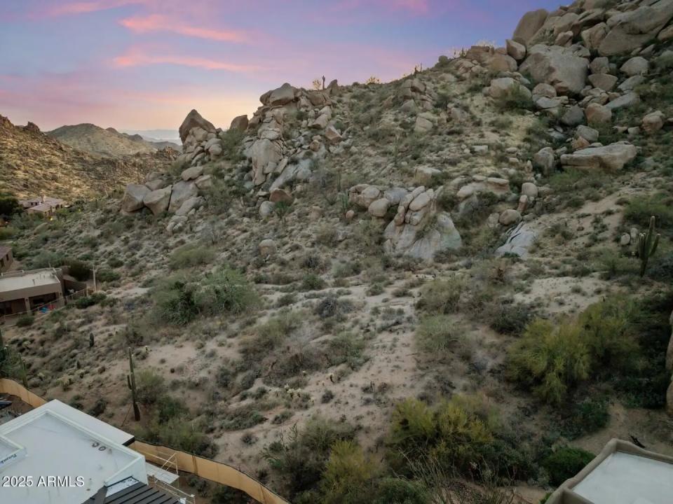 Real Estate Picture 25