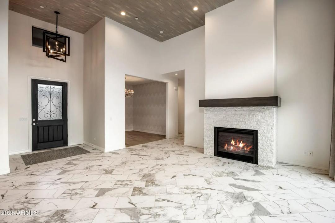 Real Estate Picture 8