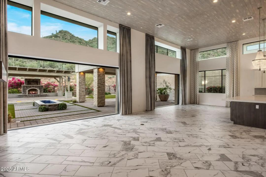 Real Estate Picture 10