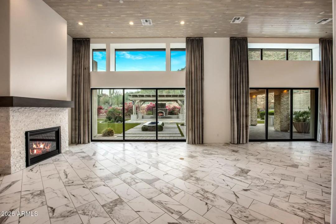 Real Estate Picture 9