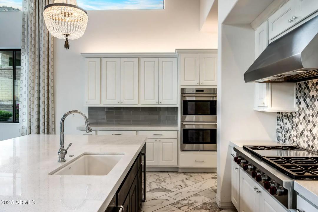 Real Estate Picture 14