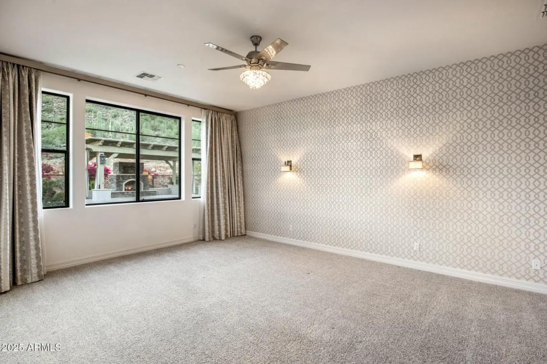 Real Estate Picture 18