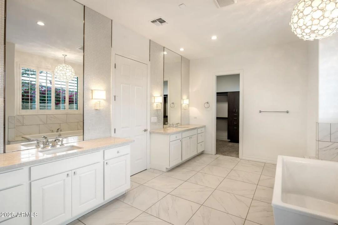 Real Estate Picture 21