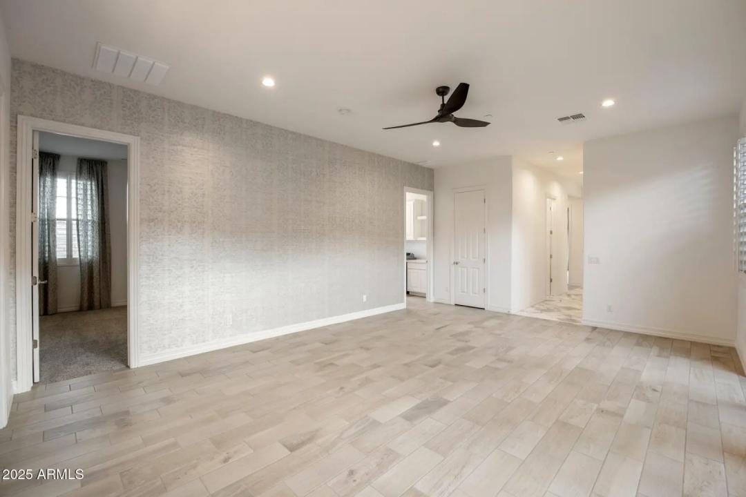 Real Estate Picture 26