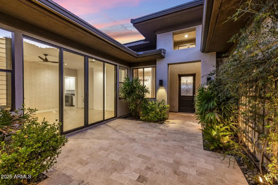 Real Estate Picture 7