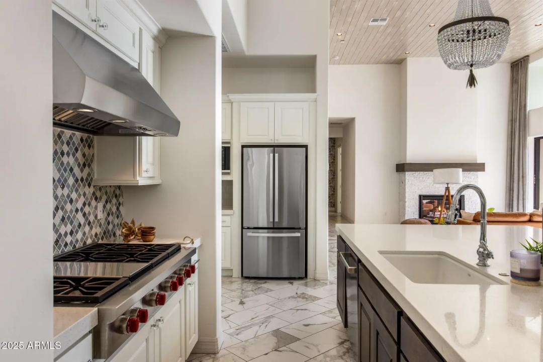 Real Estate Picture 15