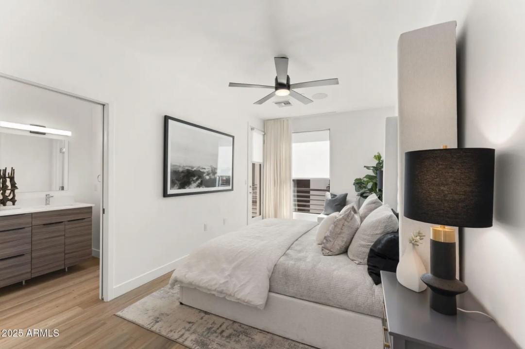 Real Estate Picture 17