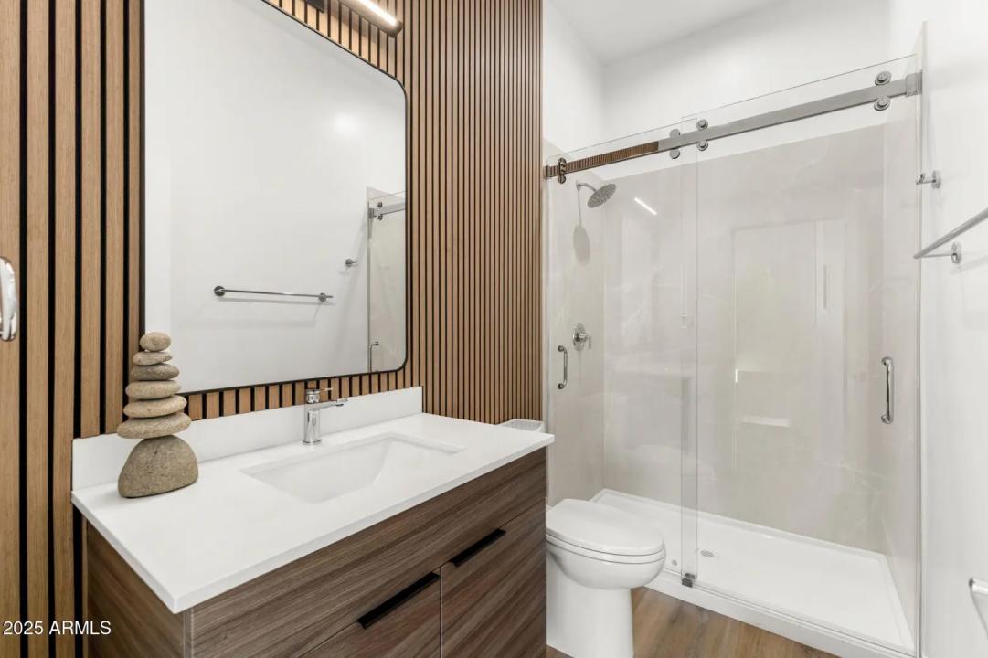 Real Estate Picture 6